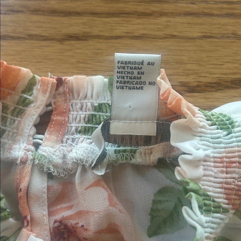 Forever 21 Contemporary Peach and White Floral Top Size Small - Picture 5 of 10
